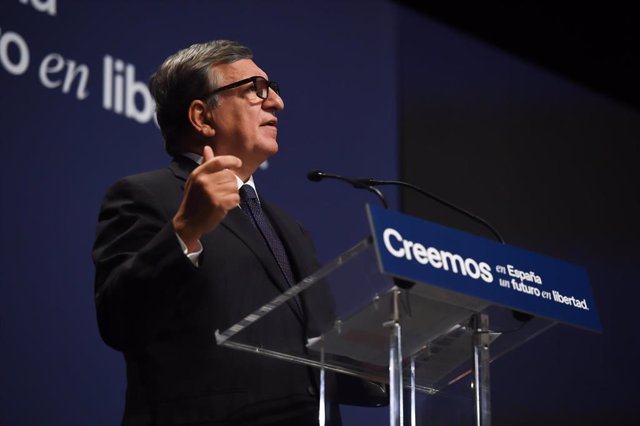 El expresidente de la Comisión Europea y de Portugal José Manuel Durao Barroso, durante la mesa titulada ‘El mundo Post-Covid’, en el marco de la tercera jornada de la Convención Nacional del PP, a 29 de septiembre de 2021, en Madrid (España).