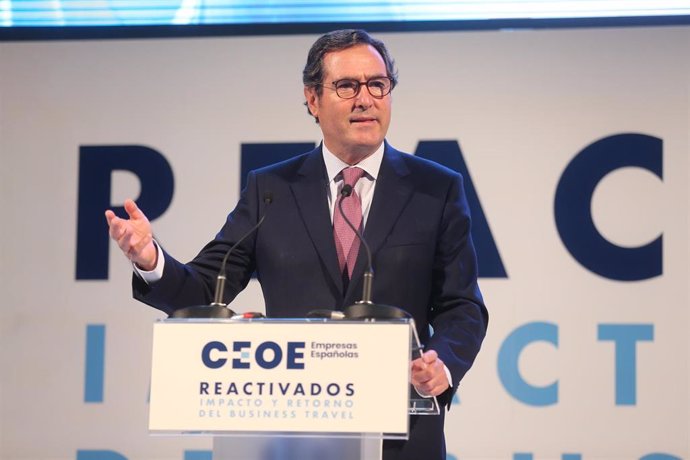 El presidente de la CEOE, Antonio Garamendi, interviene en el coloquio 'Reactivados: impacto y retorno del Business Travel' en la Bolsa de Madrid, a 29 de septiembre de 2021, en Madrid, (España). 