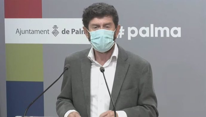 El portavoz del Ayuntamiento de Palma, Alberto Jarabo, en la rueda de prensa.