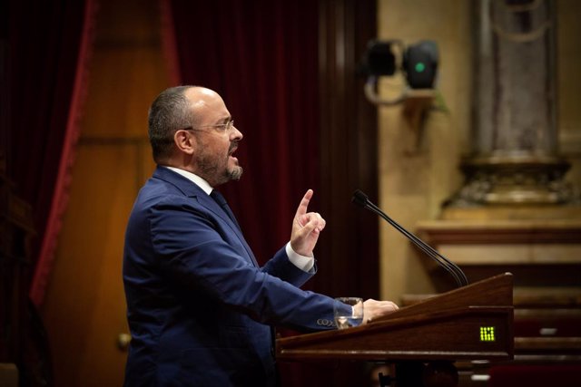 El líder del PP al Parlament, Alejandro Fernández, en el debat de política general