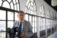 Espadas aparta el tema de la financiación de "cualquier veleidad" con la Junta y pide "coherencia interna" en PSOE y PP