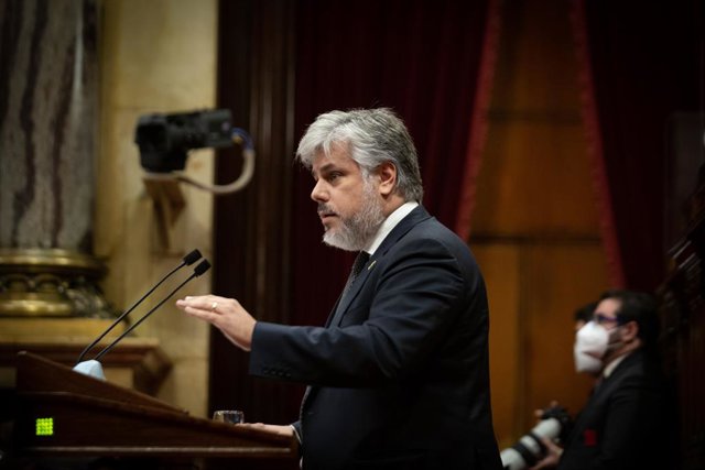 El president de Junts al Parlament, Albert Batet, durant el debat de política general