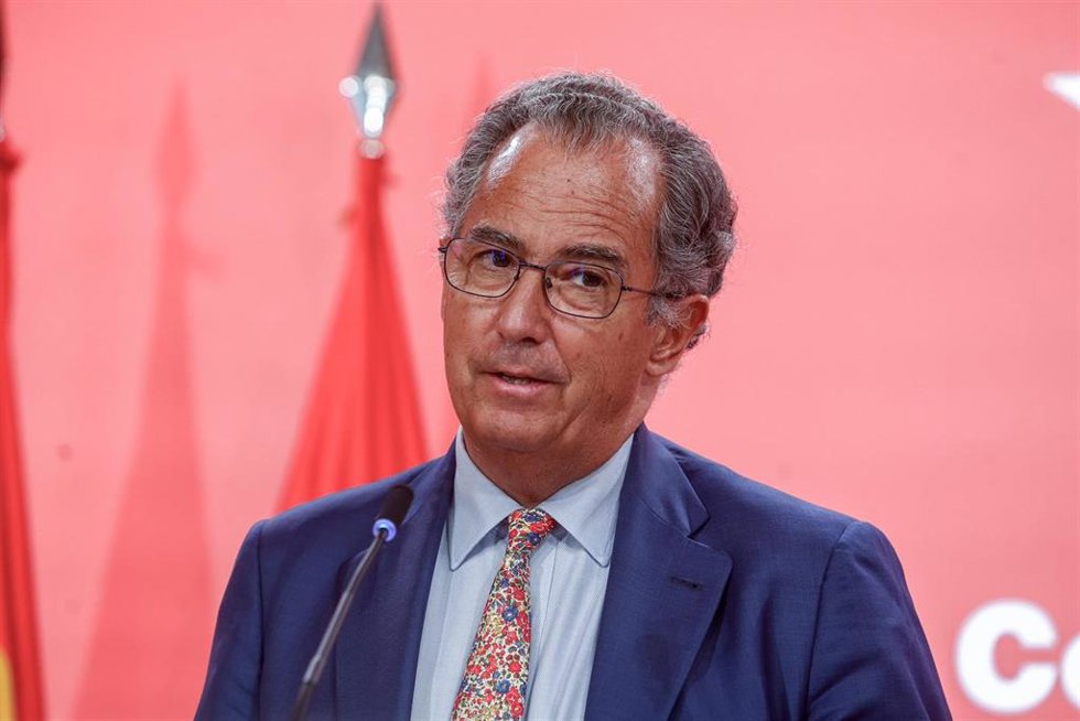 Archivo - El consejero de Educación, Universidades, Ciencia y portavoz de la Comunidad de Madrid, Enrique Ossorio