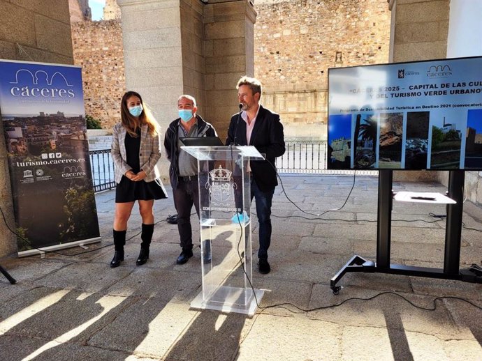 El concejal de Turismo, Jorge Villar, presenta el Plan de Sostenibilidad Turística de Cáceres que incluye proyectos por valor de 6,3 millones de euros