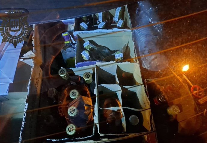 La Policía Local de Logroño detecta la venta on line de alcohol en las aglomeraciones masivas del Parque del Ebro