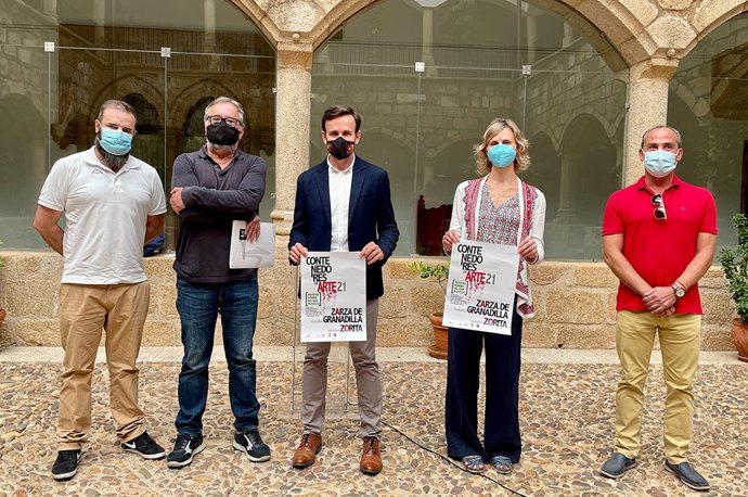 El diputado de Cultura, Fernando Grande, presenta el programa 'Contenedores de Arte', que recuperará espacios públicos en desuso de Zarza de Granadilla y Zorita