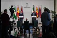 Moreno y López Miras critican la mesa de diálogo del Gobierno con Cataluña y reivindican la igualdad entre españoles