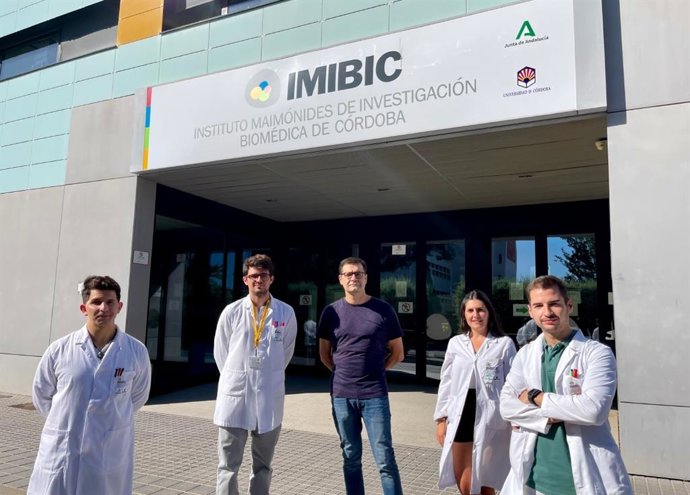 Investigadores del Imibic y de la Universidad de Córdoba responsables de la investigación.