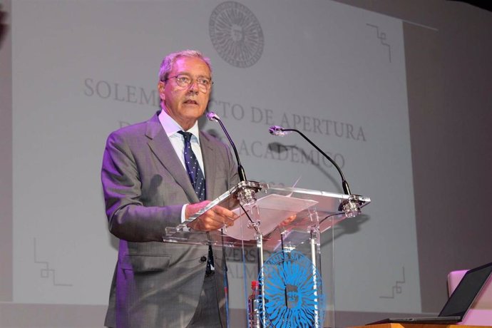 Rogelio Velasco interviene en el acto de inauguración del curso académico 2021-2022 en la UAL