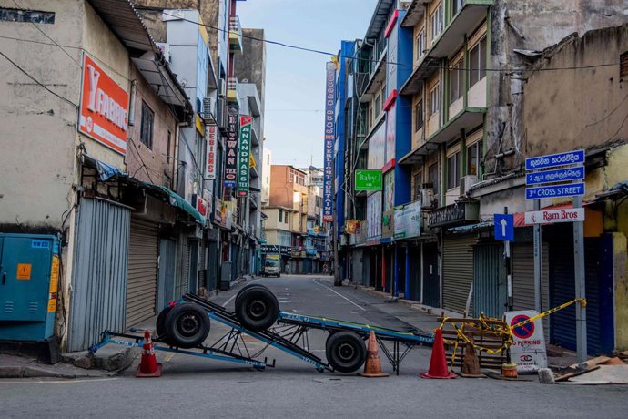 Archivo - Las calles comerciales de Colombo, en Sri Lanka, desiertas durante el nuevo confinamiento nacional decretado por el Gobierno del país para frenar los contagios de COVID-19