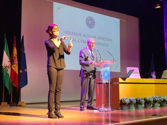 Velasco en la inaguración del curso académico en la UAL