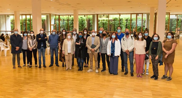 El consejero de Sanidad, Miguel Rodríguez, clausura la actividad del punto de vacunación masiva habilitado en el Palacio de Exposiciones