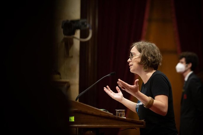 La diputada de la CUP en el Parlament Eullia Reguant, en el Debate de Política General en el Parlament, a 29 de septiembre de 2021, en Barcelona, Catalunya (España). El Parlament de Catalunya retoma este miércoles el Debate de Política General. Entre lo