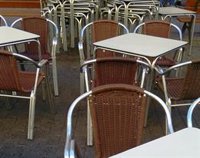 La Junta de Retiro suspende la tramitación de nuevas solicitudes de terrazas en Ibiza ante su "considerable incremento"