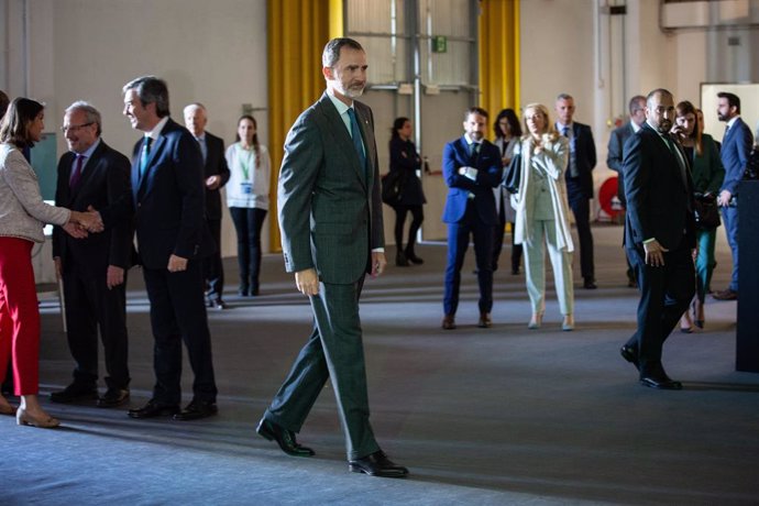 Archivo - Arxivo - El Rei Felipe VI en la inauguració de l'última edició del saló Automobile Barcelona, en 2019