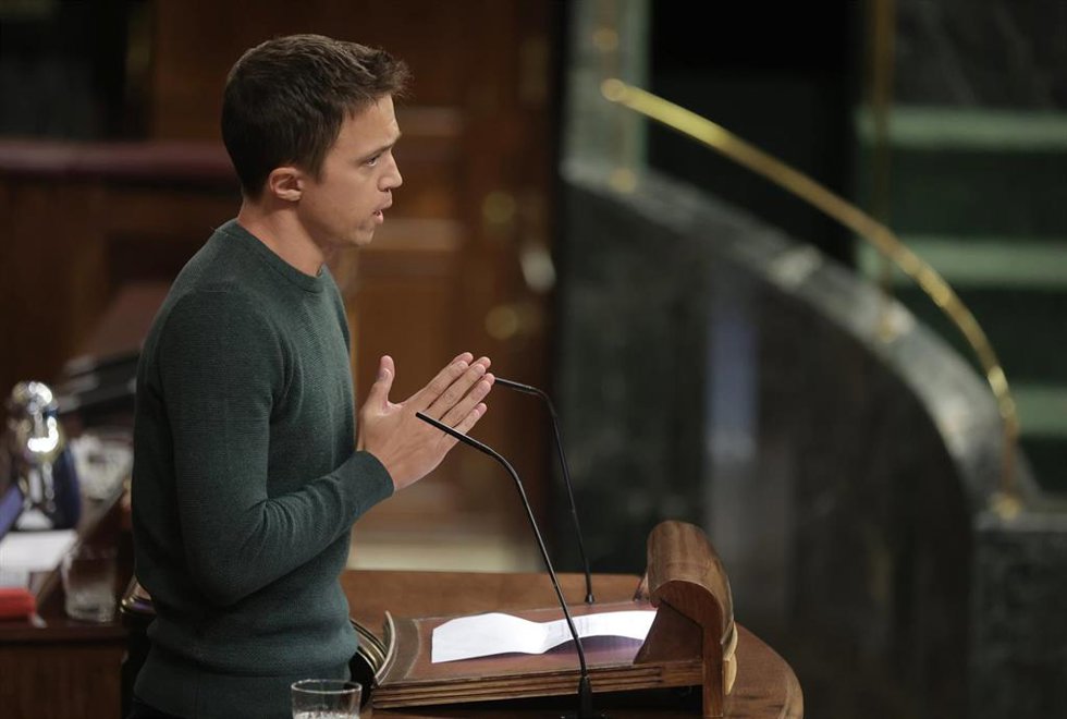 El líder de Más País, Íñigo Errejón, interviene en una sesión plenaria en el Congreso de los Diputados, a 28 de septiembre de 2021, en Madrid, (España). 