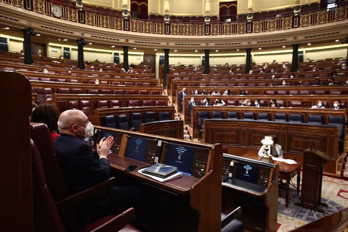 Archivo - El hemiciclo del Congreso durante una sesión plenaria.
