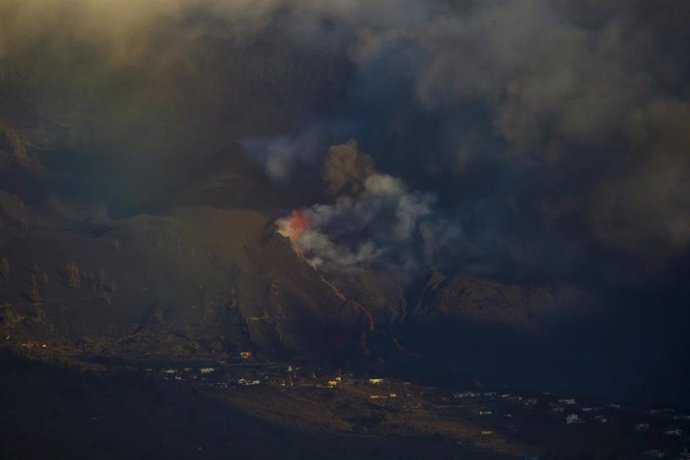 Vista aérea del volcán de Cumbre Vieja, a 29 de septiembre de 2021, en La Palma, Santa Cruz de Tenerife, Islas Canarias, (España)