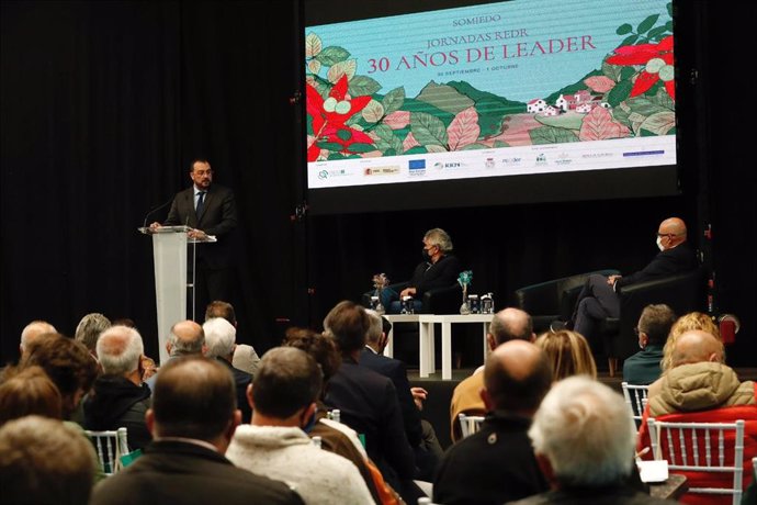 El presidente del Principado, Adrián Barbón, inaugura las jornadas 30 Años de Leader.