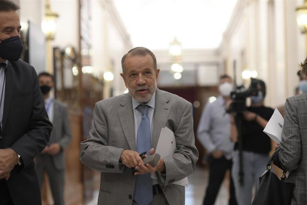 El Defensor del Pueblo, Francisco Fernández Marugán, a su llegada a una sesión plenaria en el Congreso de los Diputados, a 23 de septiembre de 2021, en Madrid, (España). El Pleno del Congreso vota la rebaja del alquiler que Aena cobra por sus locales co