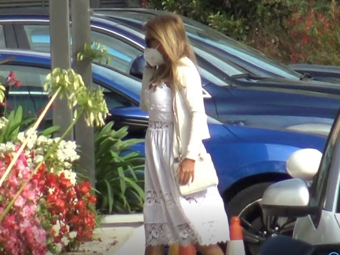 Ana Obregón a su llegada al hospital para ver a su padre