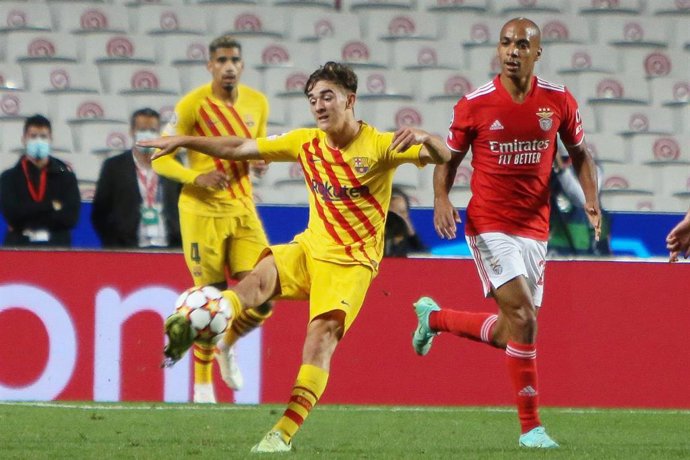 Gavi of FC Barcelona and Joao Mario of Benfica during the UEFA Champions League, Group E football match between SL Benfica and FC Barcelona on September 29, 2021 at Estadio da Luz in Lisbon, Portugal - Photo Laurent Lairys / DPPI