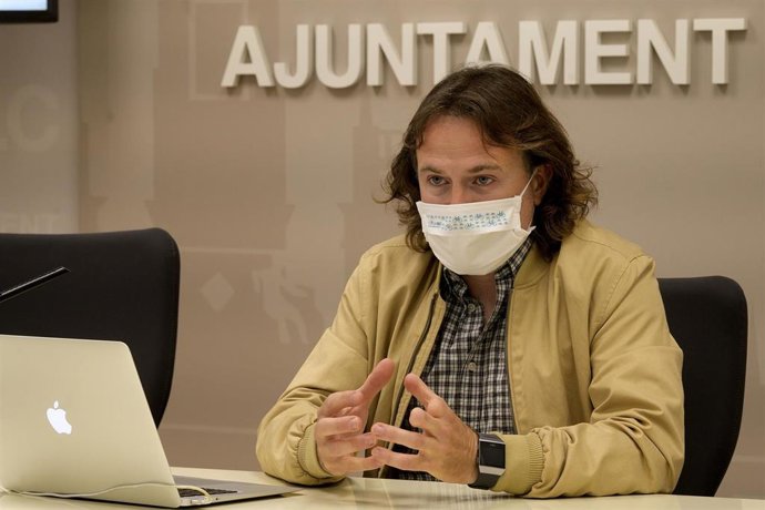 Archivo - El concejal de Movilidad Sostenible en el Ayuntamiento de Valncia, Giuseppe Grezzi, en la rueda de prensa. (Imagen de archivo)