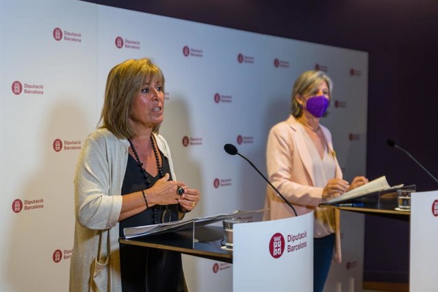 La presidenta de la Diputació de Barcelona, Núria Marín, i la vicepresidenta segona, Carmela Fortuny