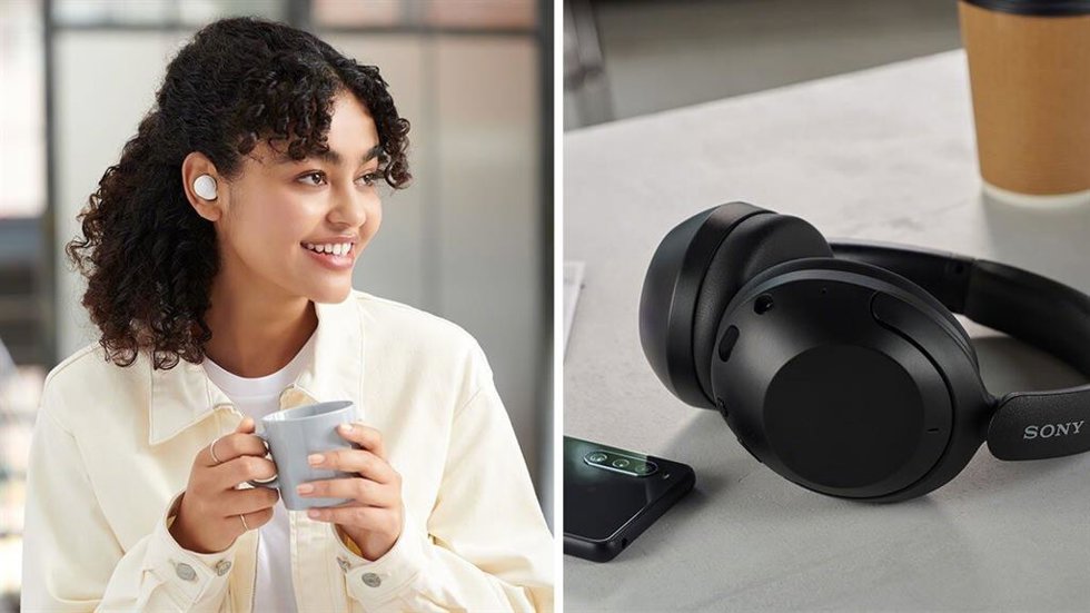 Auriculares inalámbricos Sony WF-C500 (izquierda) y WH-XB910N (derecha).