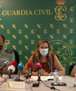 La delegada del Gobierno en Extremadura, Yolanda García Seco, avanza que ha habido cinco detenidos tras levantar la Guardia Civil cuatro asentamientos de 300 portugueses en Badajoz