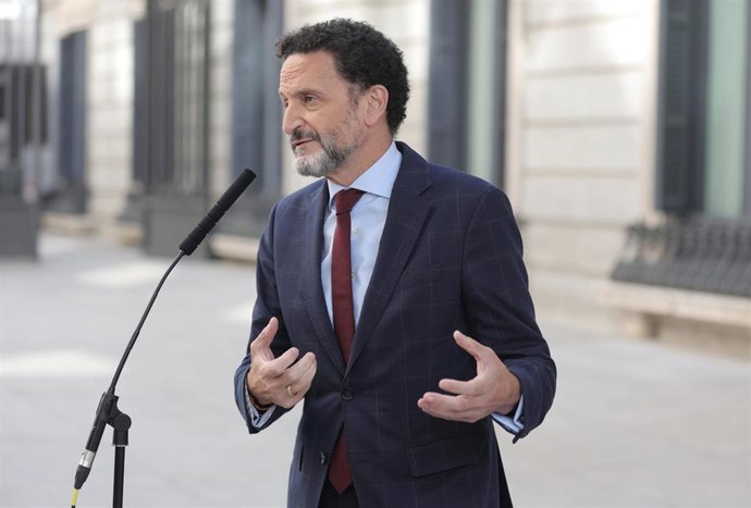 El portavoz adjunto de Ciudadanos en el Congreso de los Diputados, Edmundo Bal, ofrece declaraciones a los medios 