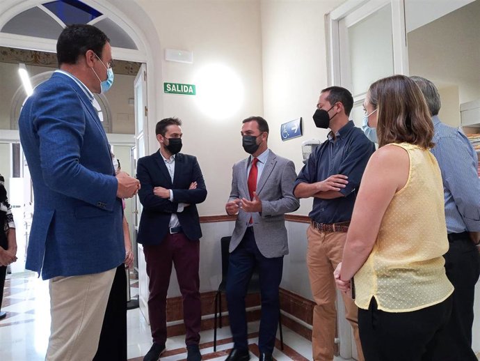 Visita del delegado territorial de Justicia a la sede judicial de la calle Corredera de Lebrija