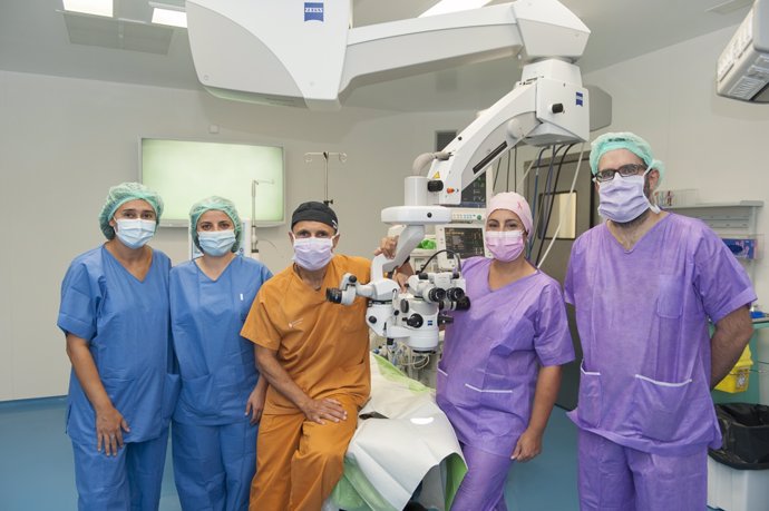 El Hospital de Bellvitge restaura la función de una córnea con un nervio de la pierna