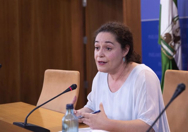 La portavoz parlamentaria de Unidas Podemos por Andalucía, Inmaculada Nieto, durante su comparecencia en rueda de prensa en el Parlamento Andaluz. A 29 de septiembre de 2021, en Sevilla (Andalucía, España). Foto de archivo