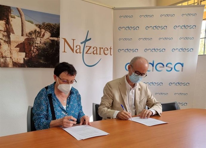 Firma entre Endesa y la Fundación Nazaret.
