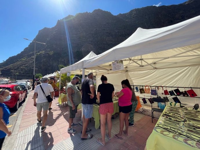 Archivo - Puntos de venta itinerantes de artesanía en Agulo