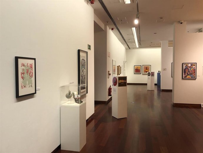 Exposición 'This is pop. Das latas de Andy Warhol ás túas' en la sede de Afundación en Vigo.