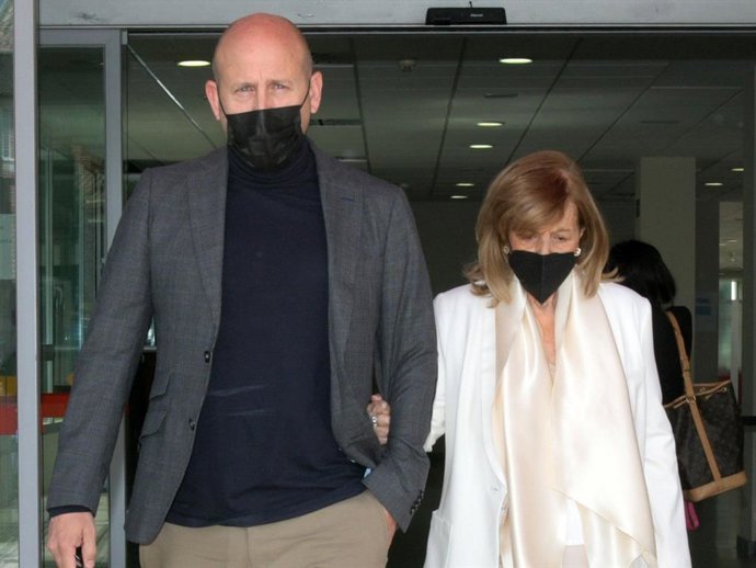 Archivo - Teresa Campos con su asistente, Gustavo