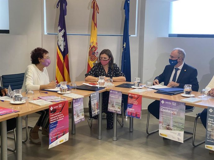 La consellera de Presidencia, Función Pública e Igualdad, Mercedes Garrido, en el acto con la UIB.