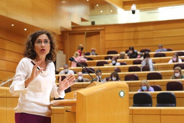 La ministra de Hacienda y Función Pública, María Jesús Montero, interviene en una sesión de Control al Gobierno en el Senado, a 21 de septiembre de 2021, en Madrid (España). 