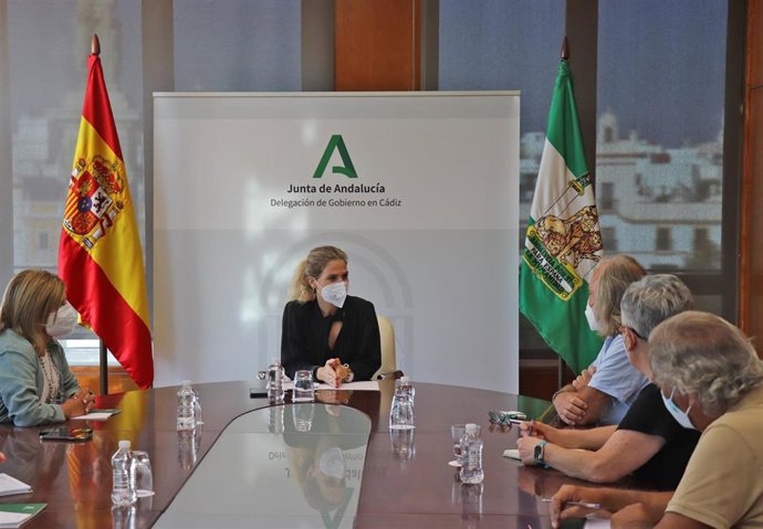 Archivo - Ana Mestre reunido con la Marea Blanca