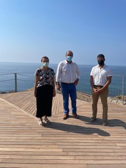 La Junta ayuda a Torrenueva (Granada) a reforzar la limpieza y mantenimiento de sus playas