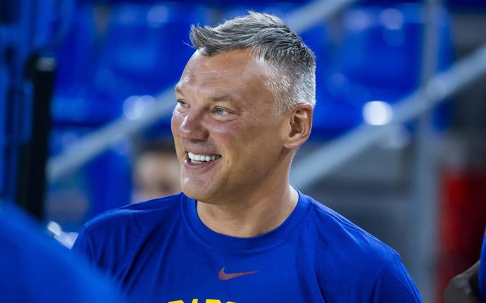 Archivo - El entrenador del Bara de baloncesto, Sarunas Jasikevicius, en el primer entrenamiento de la pretemporada, en agosto de 2021