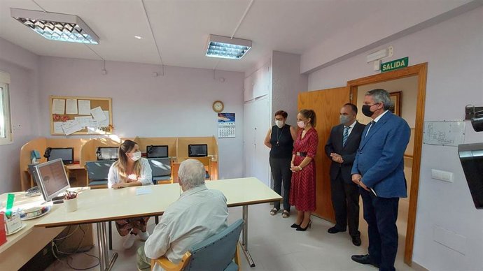 Delegados de la Junta de Andalucía en Almería visitan el Complejo José Bueno.