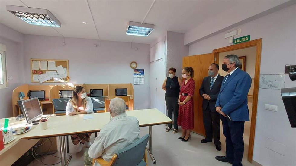Delegados de la Junta de Andalucía en Almería visitan el Complejo José Bueno.