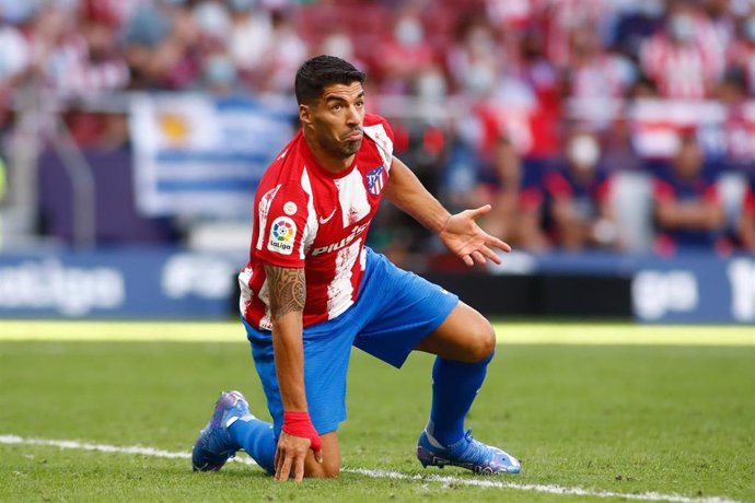 Luis Suárez gesticula durante un partido del Atlético de Madrid en LaLiga Santander 2021-2022