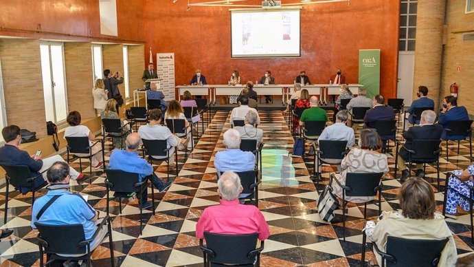 Periodistas y aficionados abogan por una mayor difusión de los toros a través de redes y plataformas, según el CAA