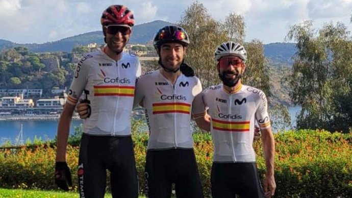 David Valero (izquierda) lidera la selección española de BTT en el Mundial de XC Maratón que se disputa en Elba (Italia) el 2 de octubre de 2021