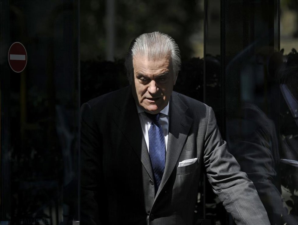 Archivo - El extesorero del PP Luis Bárcenas, a su salida de la sede de la Audiencia Nacional.