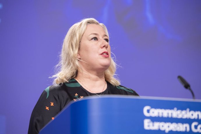 Archivo - HANDOUT - 02 June 2020, Belgium, Brussels: European Commissioner in Charge of International Partnerships Jutta Urpilainen attends a video press conference on external action of the EU in the next multi annual framework, in Brussels. Photo: Luk